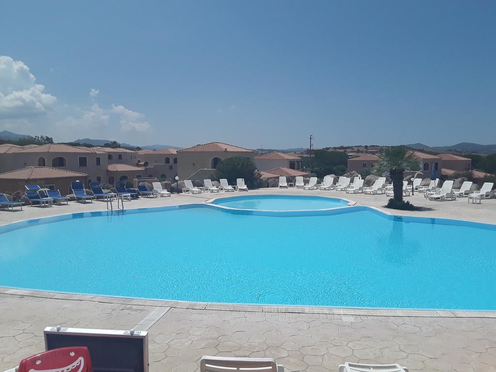 Sardinia Beach Apartments Aglientu Eksteriør bilde